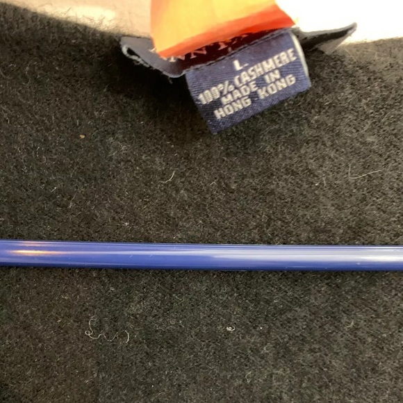 Ann Taylor 100% Cashmere Large VNeck Black sweater - Picture 4 of 5